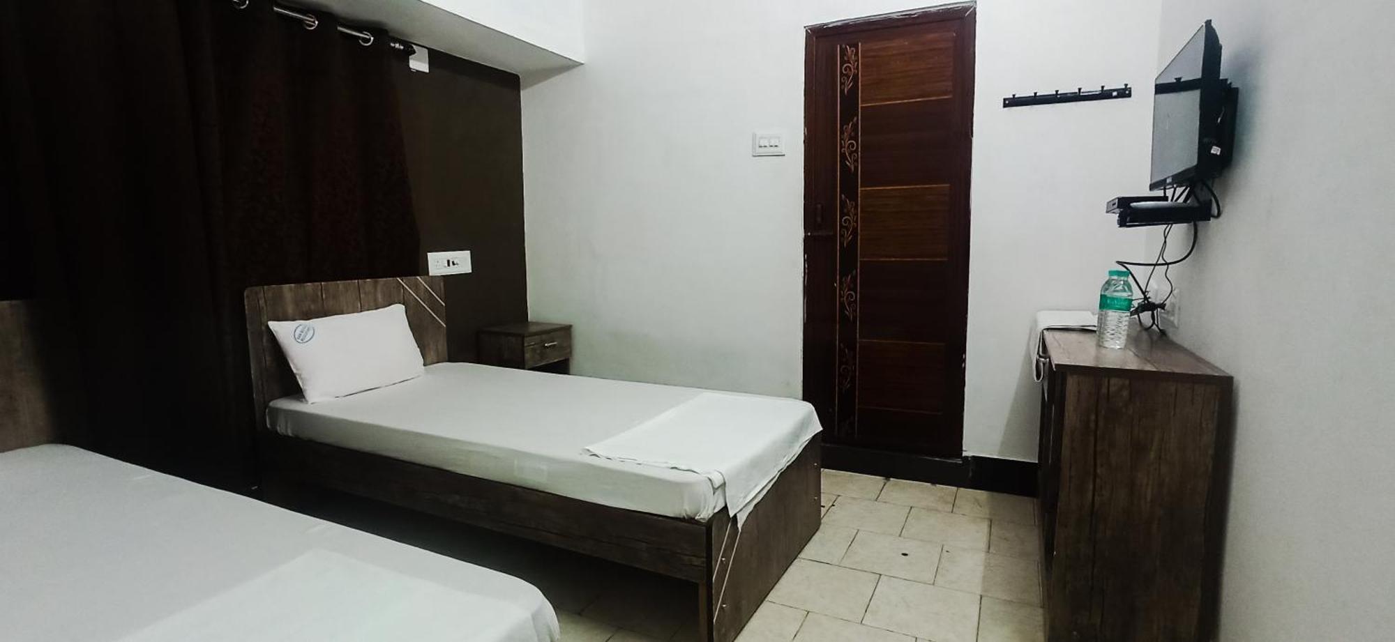 San Beach Residency Karaikal Esterno foto