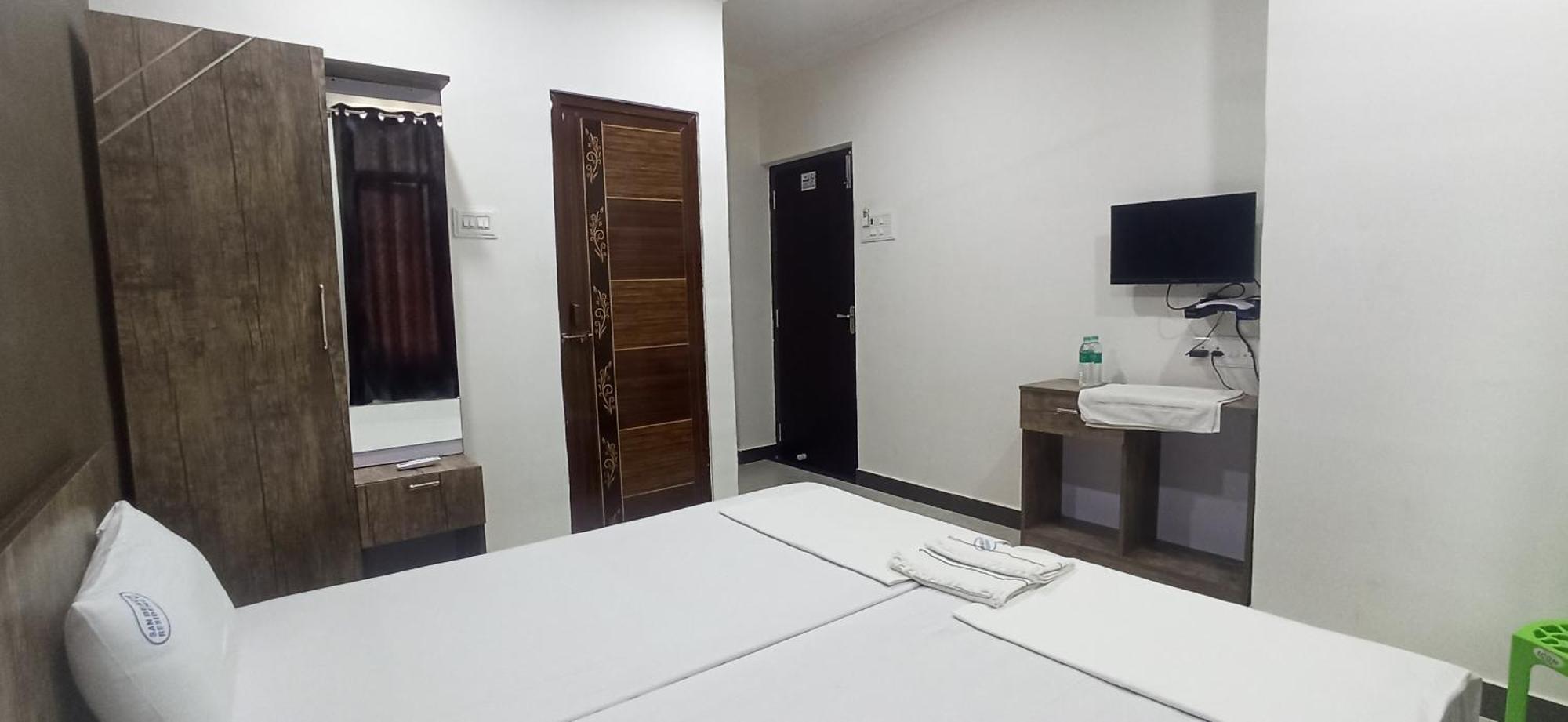 San Beach Residency Karaikal Esterno foto